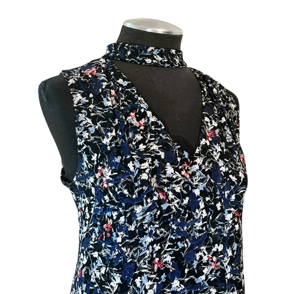 White House Black Market - Sleeveless Floral Choker Zip Back Blouse – Size 6 - Picture 4 of 10